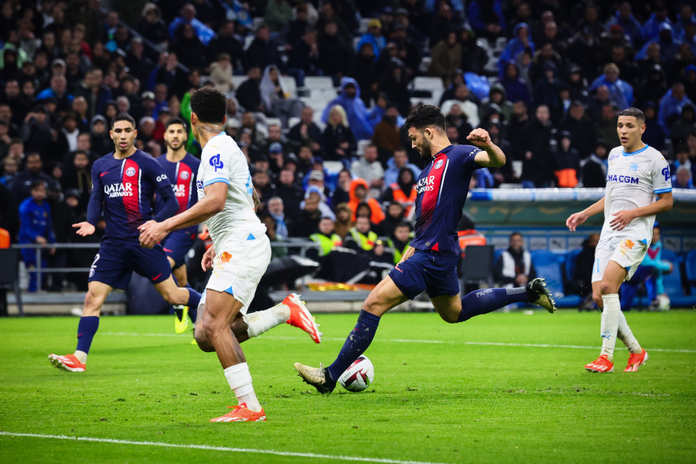 依据人流密 依据人流密